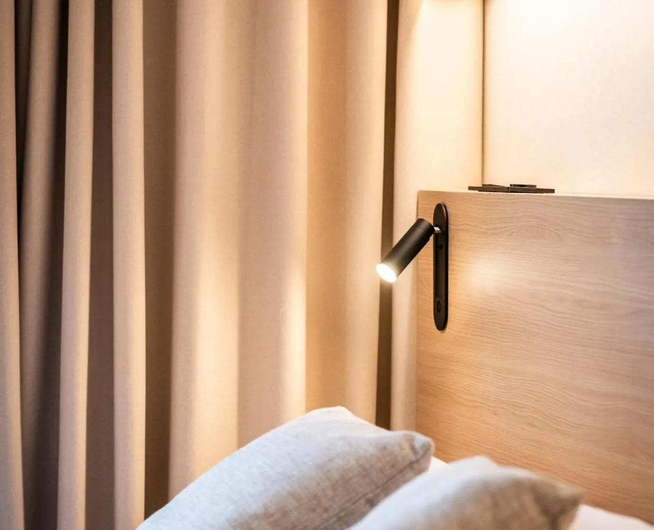 Aparthotel Atenea Calabria Barcelona 3*,  Spain