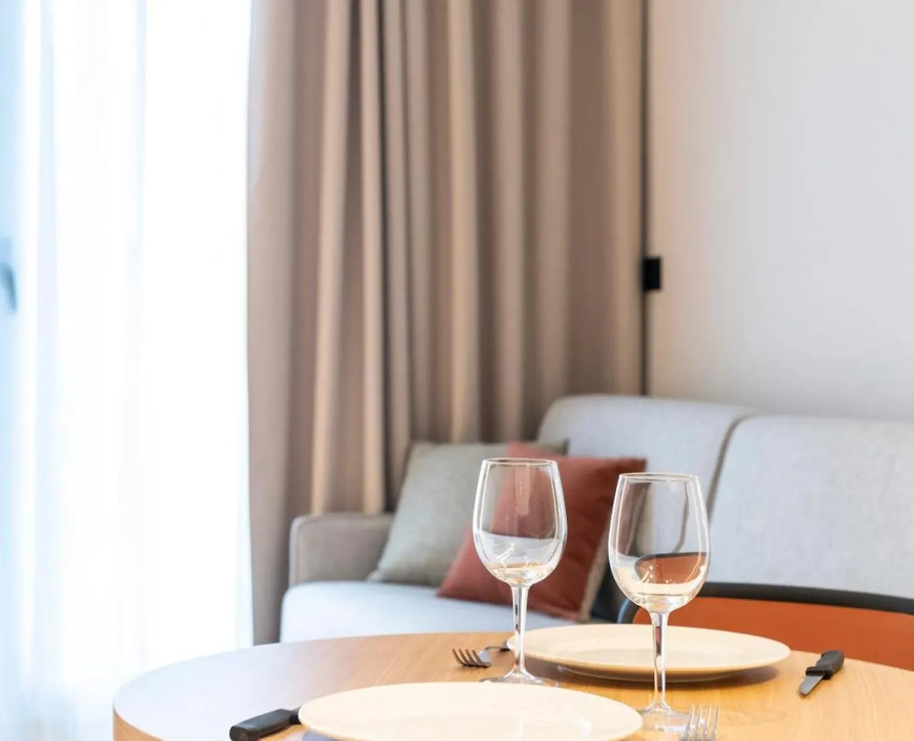 ברצלונה Aparthotel Atenea Calabria 3*,