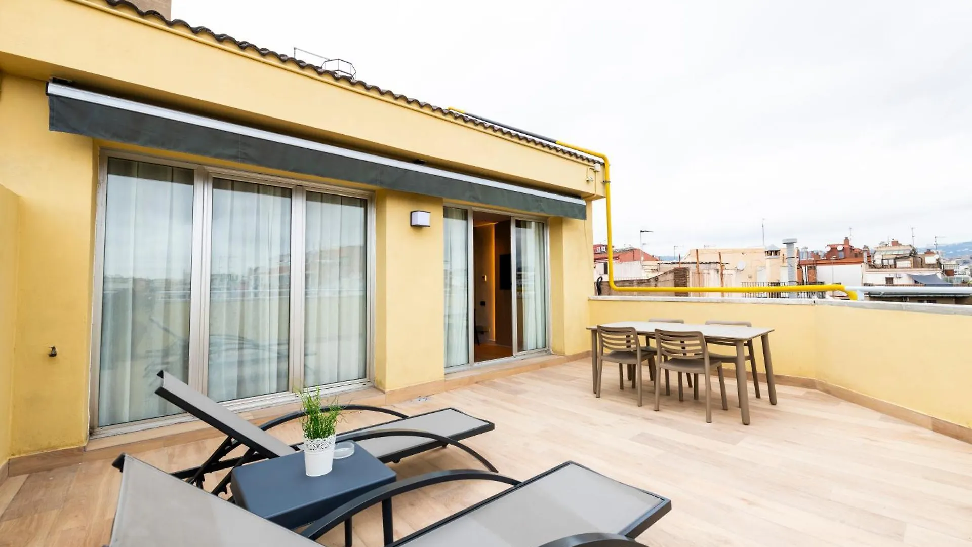 ברצלונה Aparthotel Atenea Calabria
