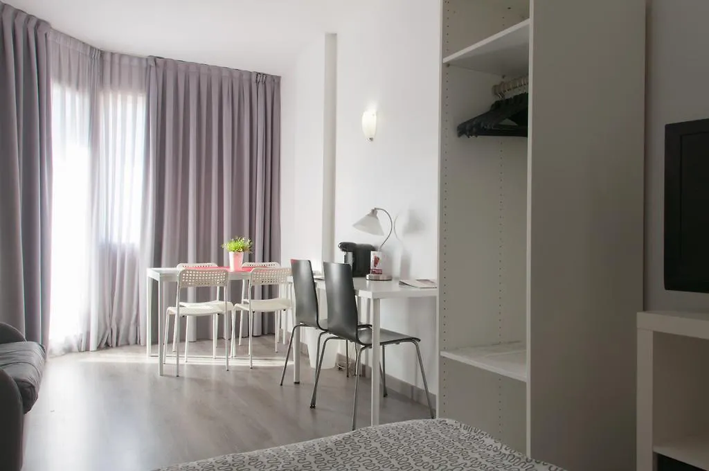 ברצלונה Aparthotel Atenea Calabria