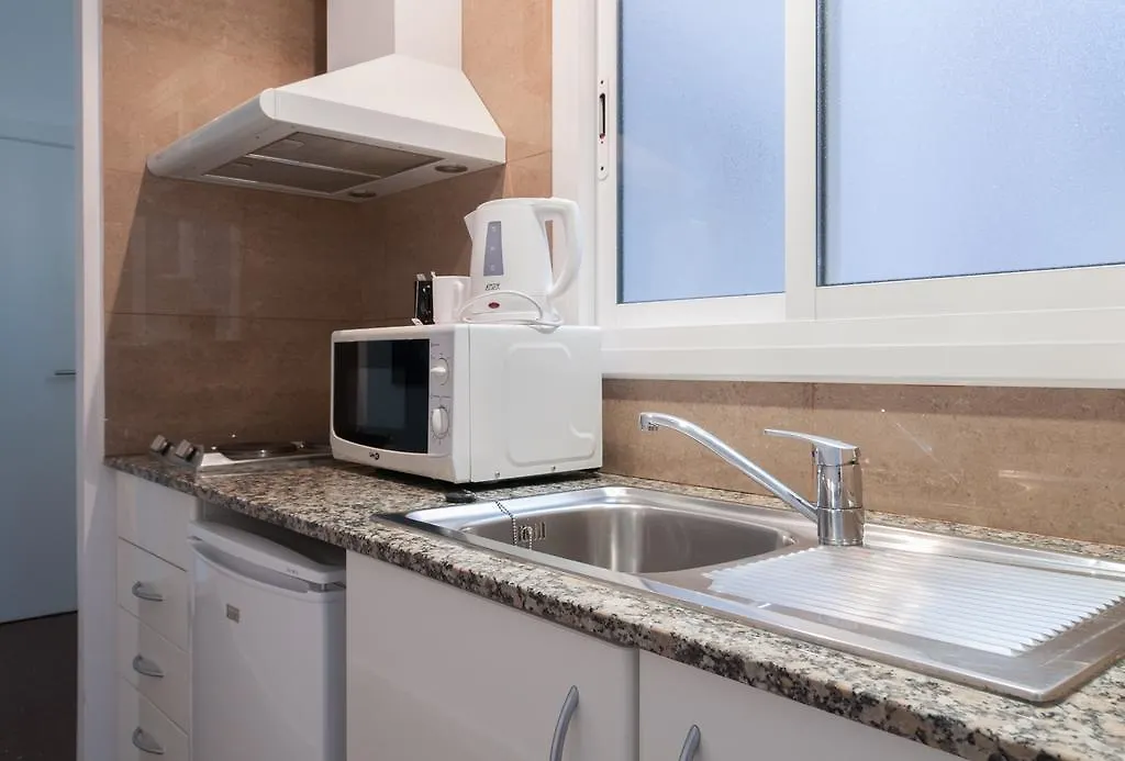 ברצלונה Aparthotel Atenea Calabria 3*,  ספרד