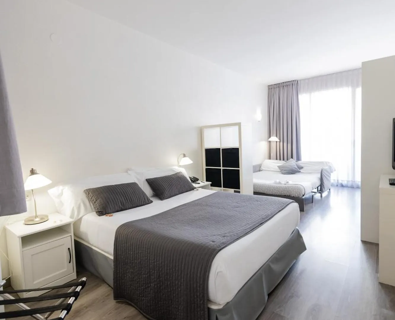 Aparthotel Atenea Calabria Barcelona