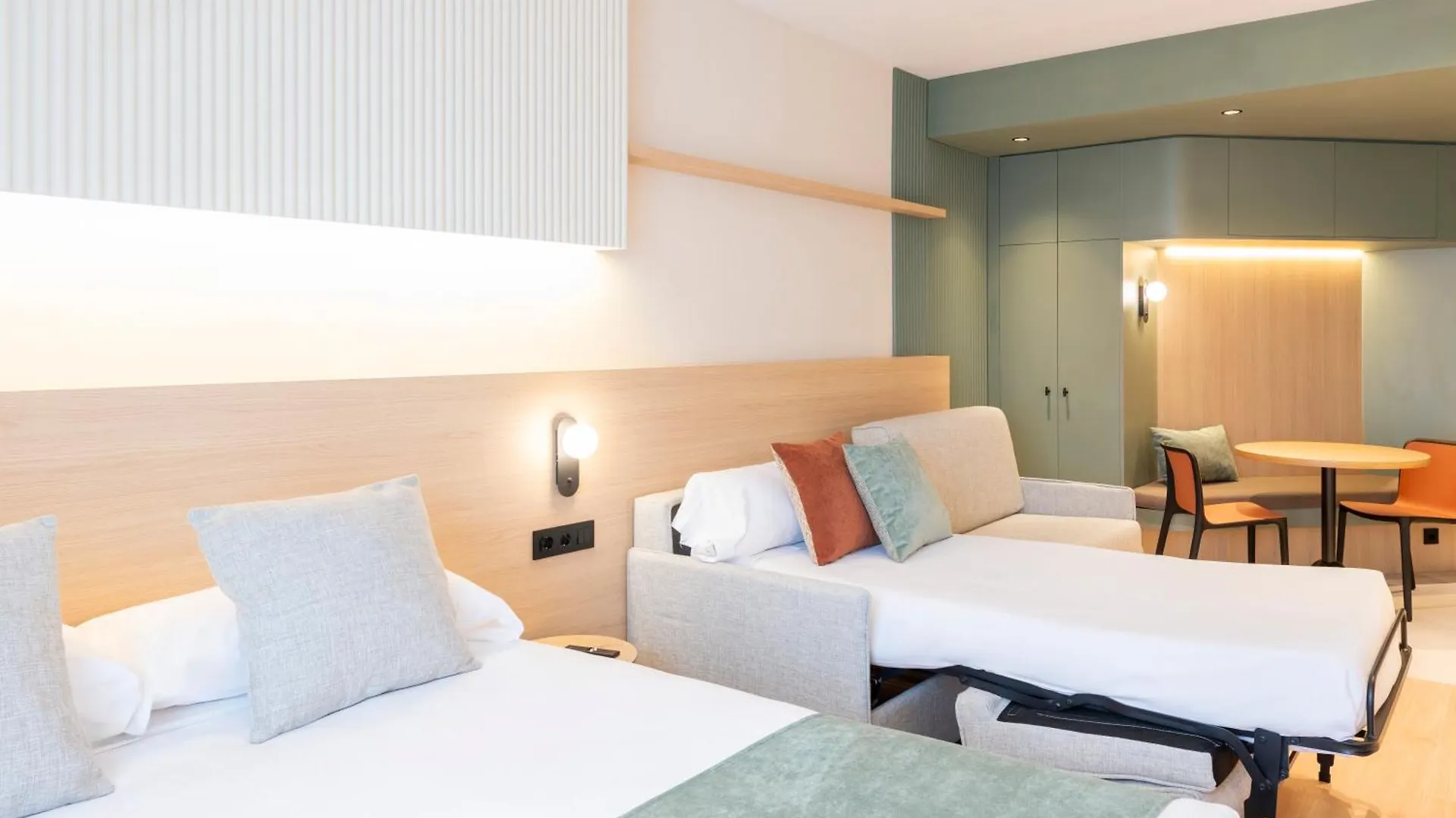 Aparthotel Atenea Calabria Barcelona
