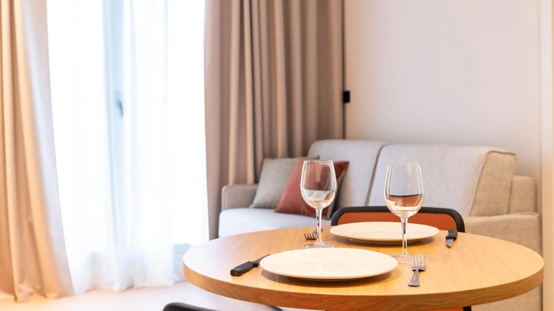 ***  Aparthotel Atenea Calabria Barcelona Hiszpania