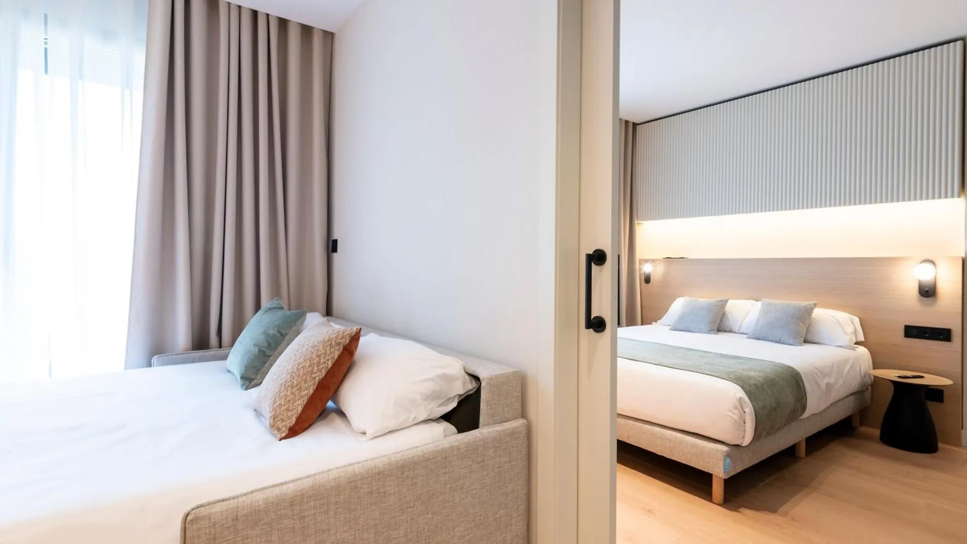 Aparthotel Atenea Calabria Barcelona Hiszpania