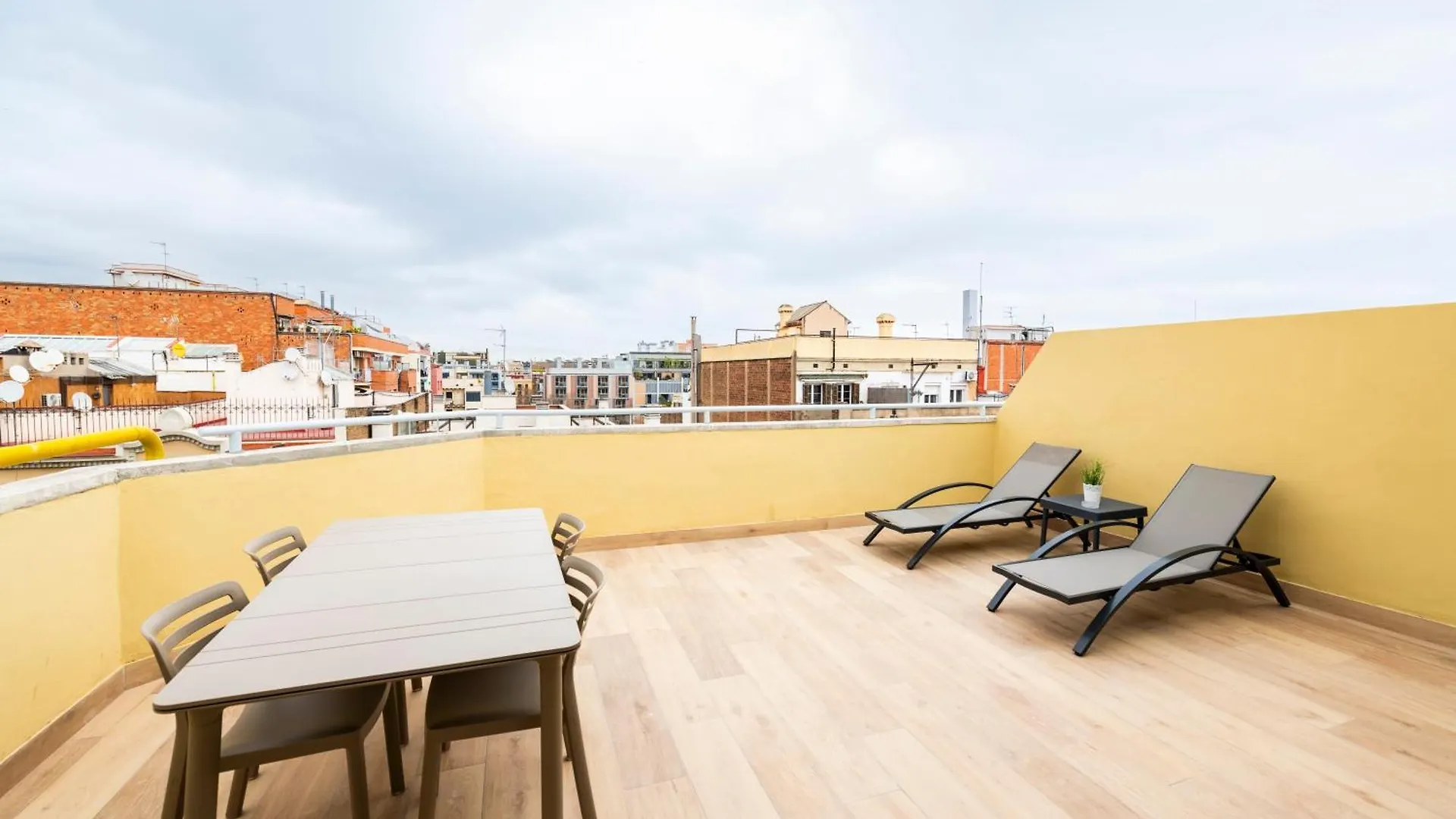 Aparthotel Atenea Calabria Barcelona