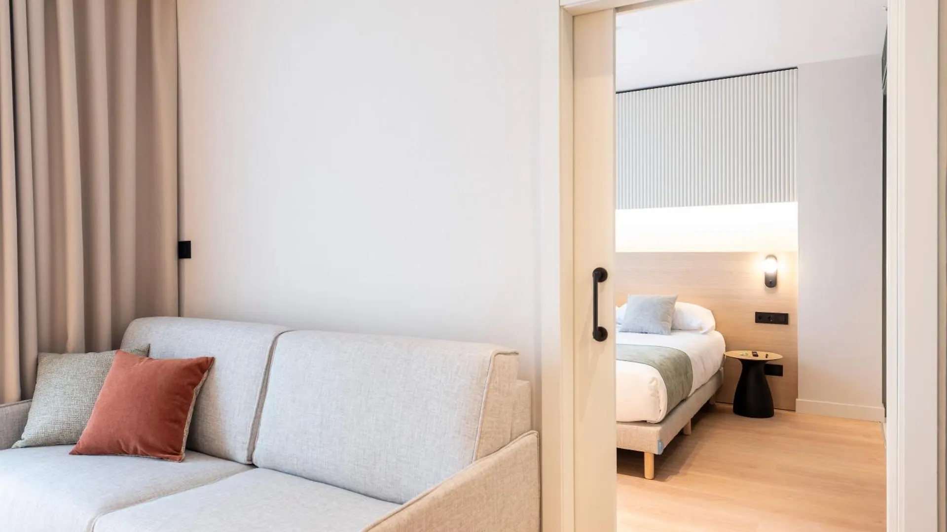 Aparthotel Atenea Calabria Barcelona