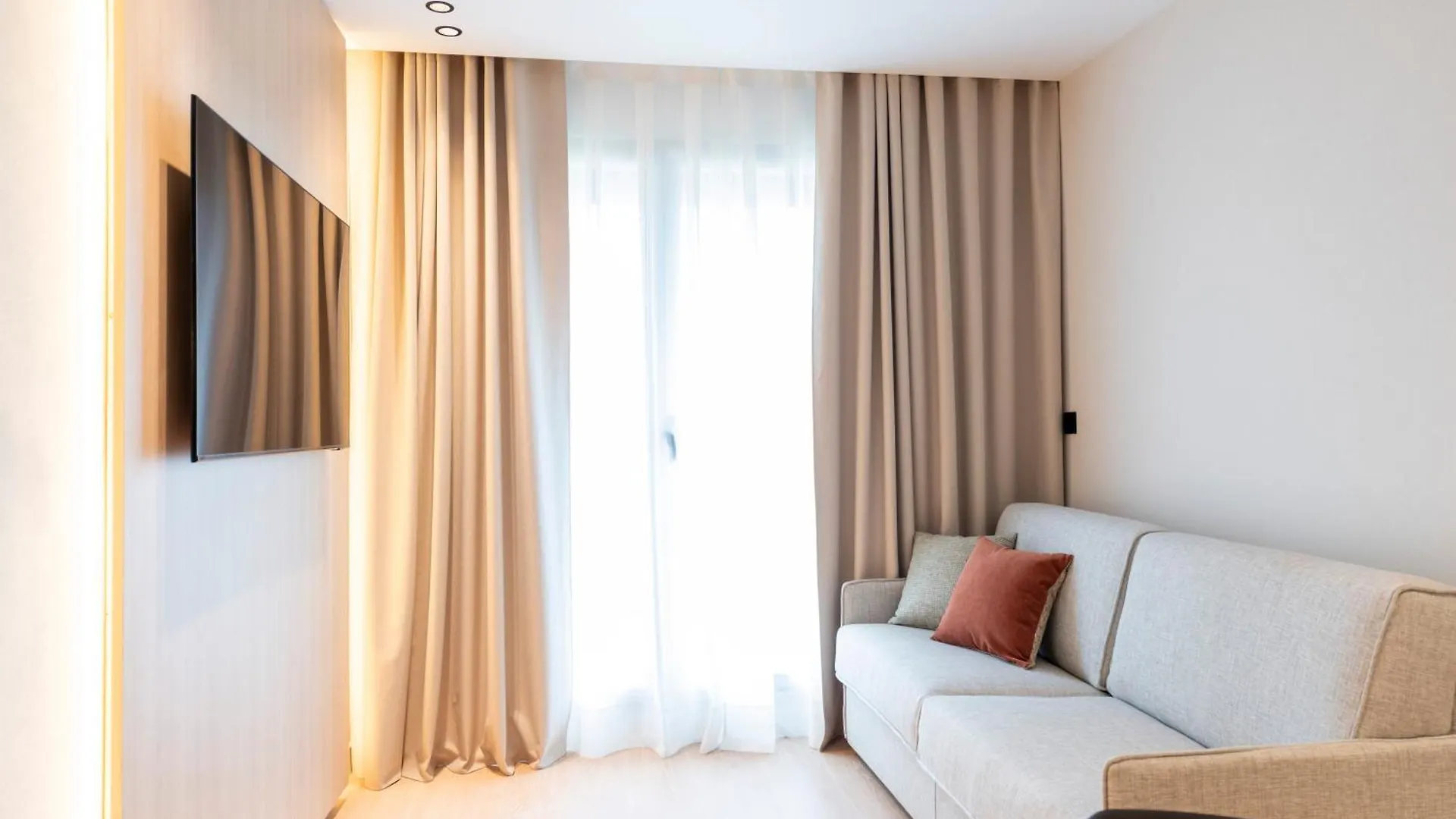 Aparthotel Atenea Calabria Barcelona