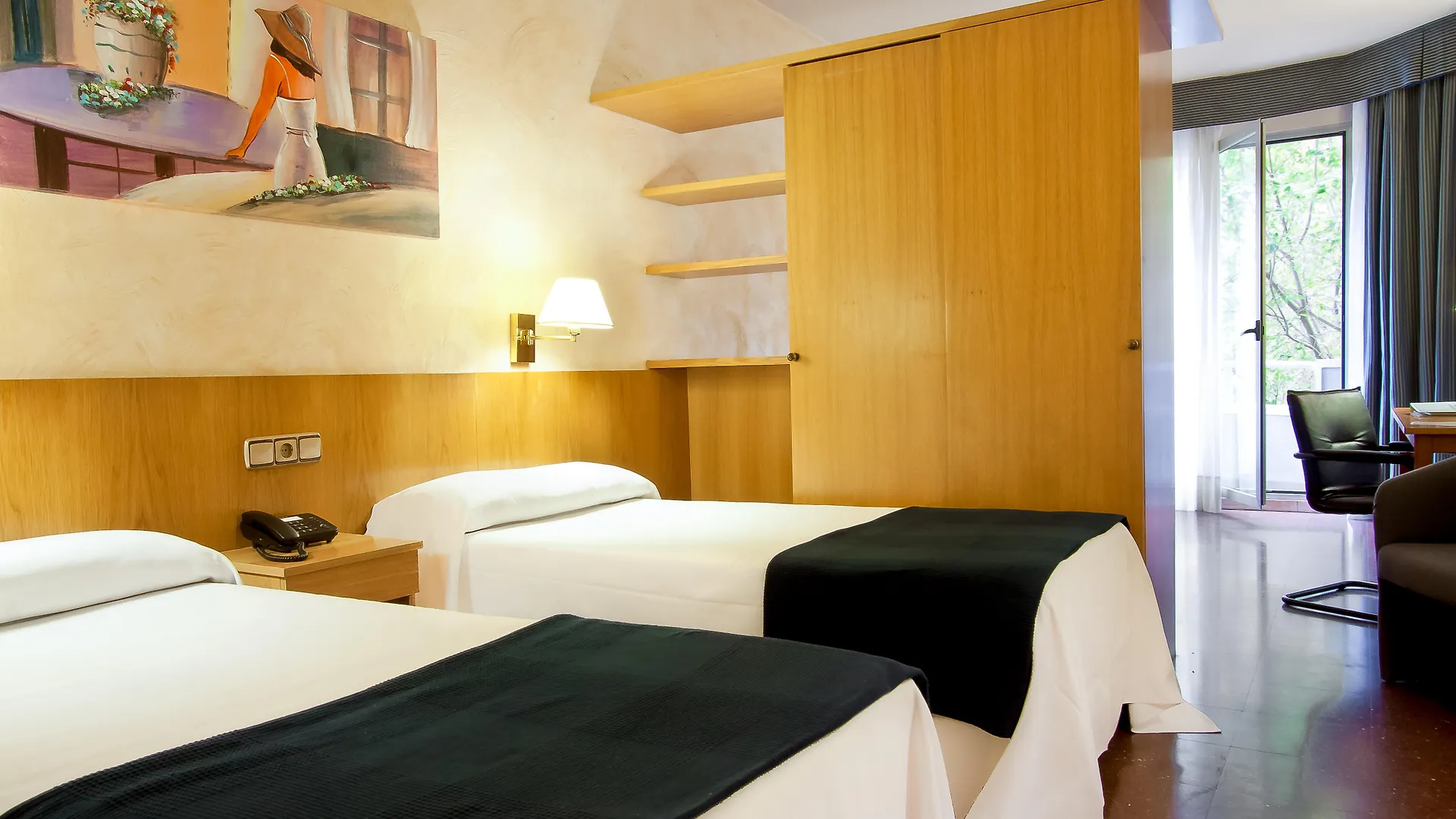 Aparthotel Atenea Calabria Barcelona