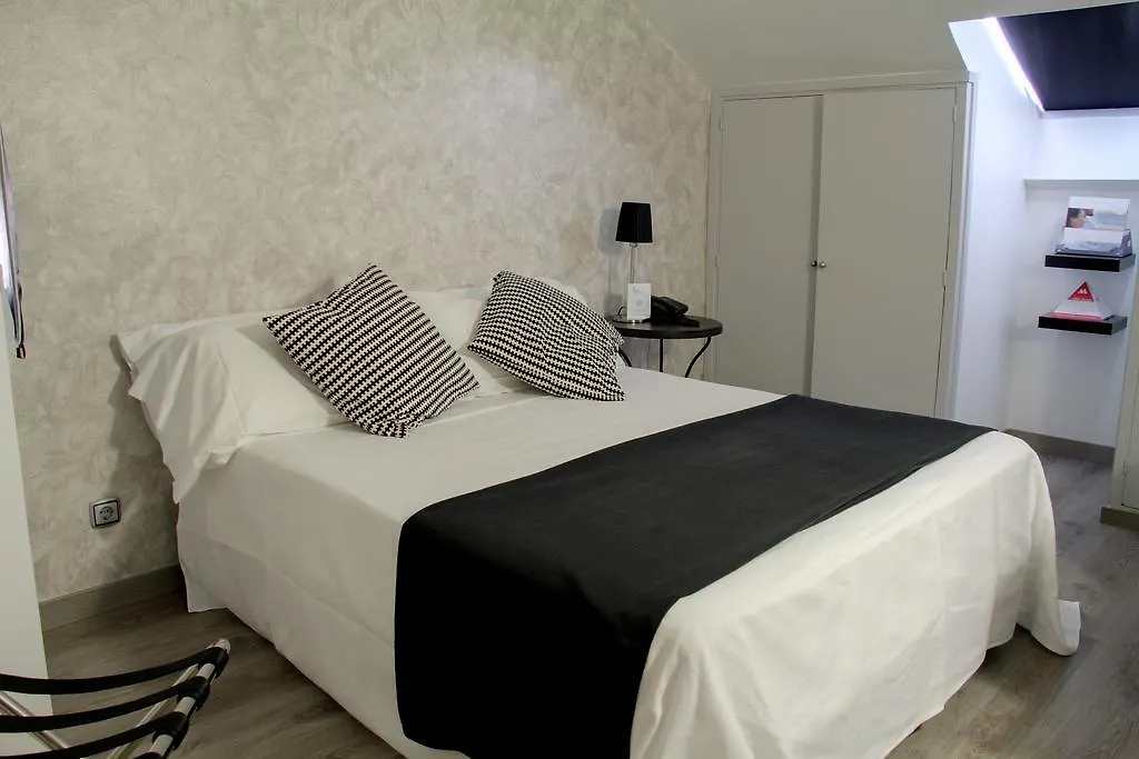 Aparthotel Atenea Calabria Barcelona