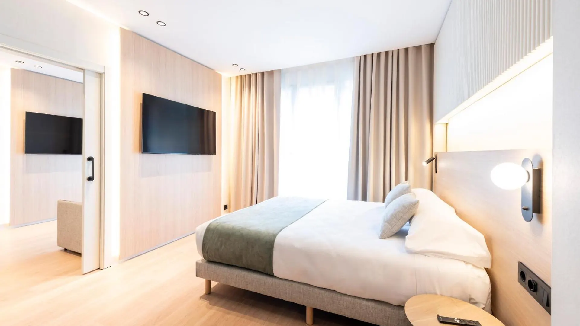 Aparthotel Atenea Calabria Barcelona