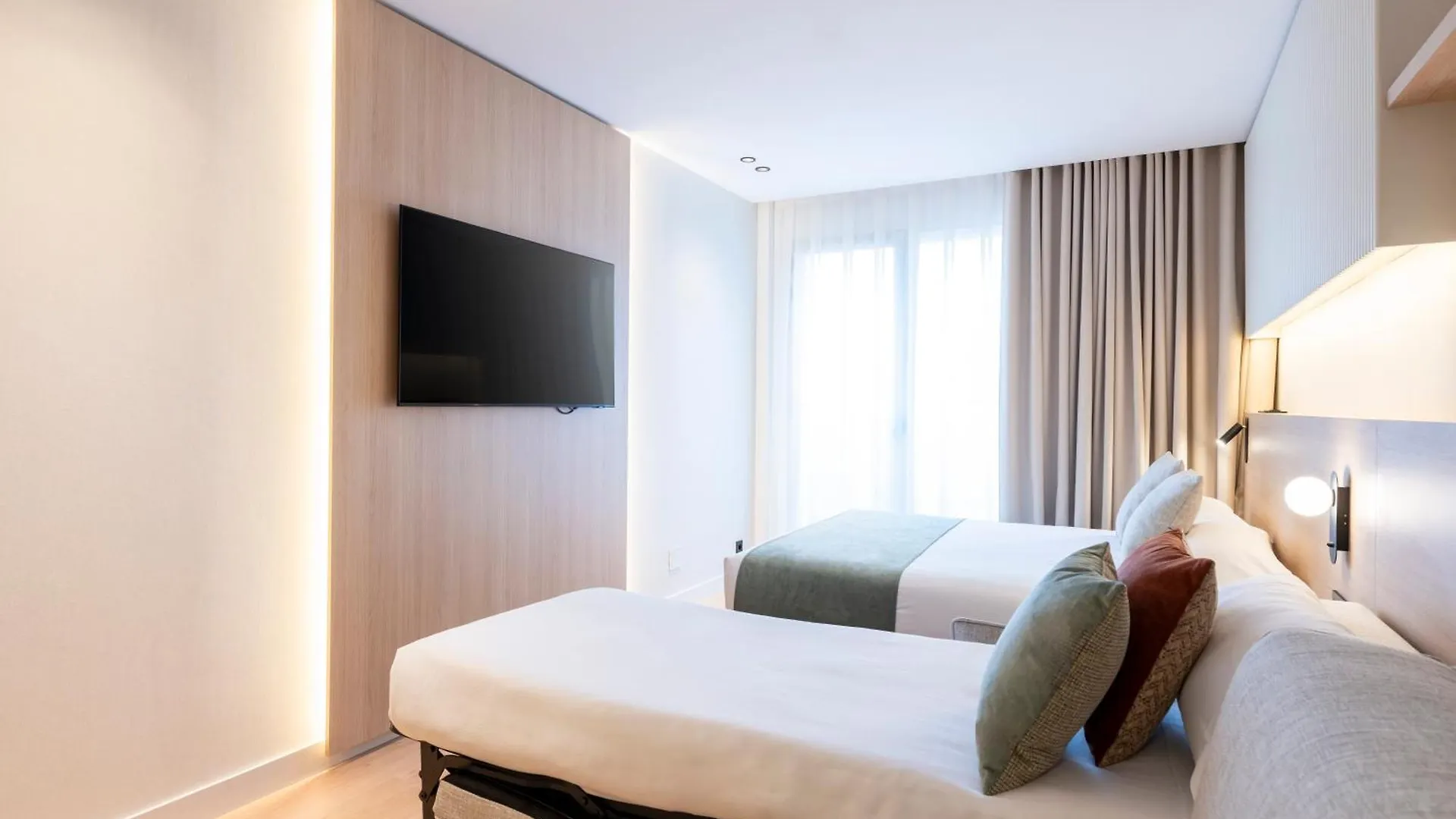 Aparthotel Atenea Calabria Barcelona