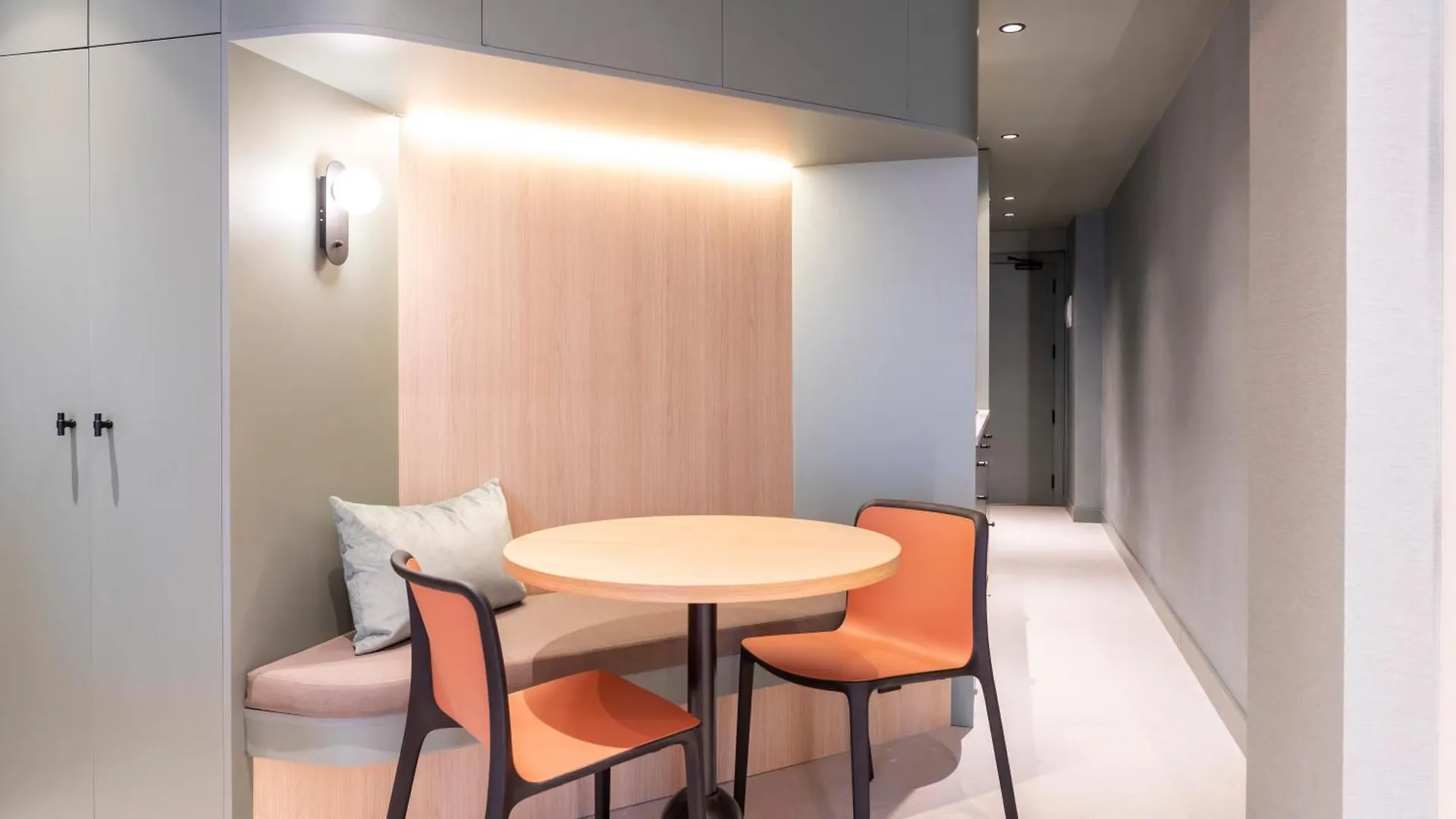 Aparthotel Atenea Calabria Barcelona