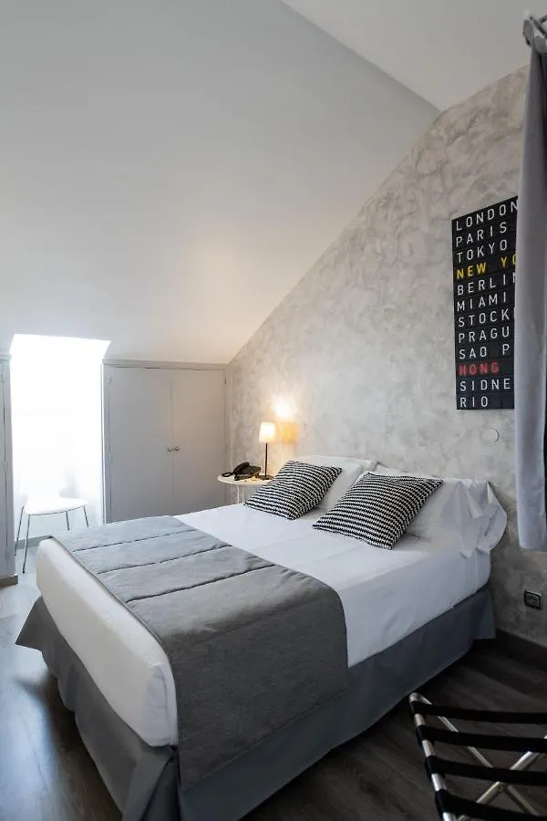 ***  Aparthotel Atenea Calabria Barcelona Spain